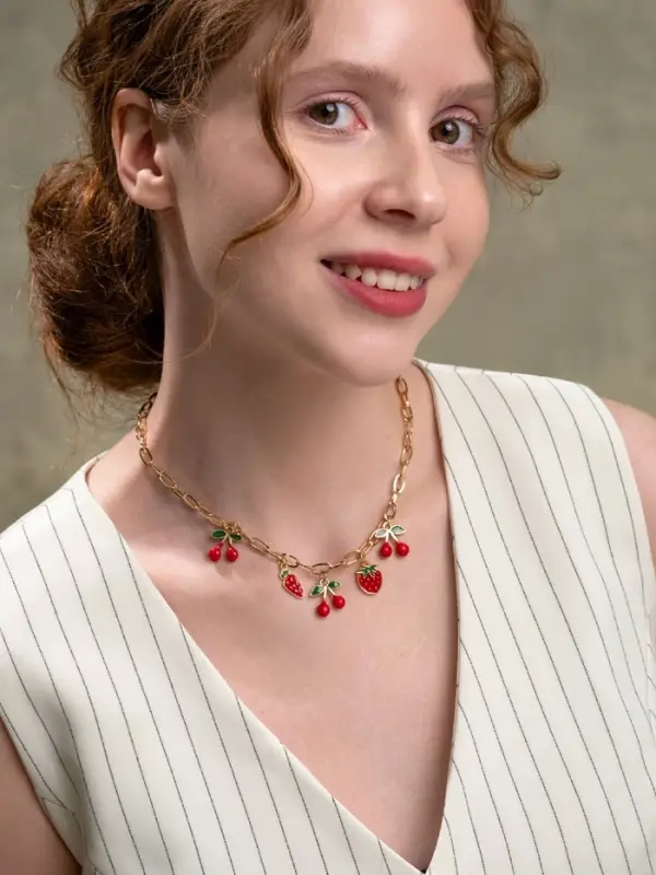 Цепь с подвесками &laquo;Вишня и клубника&raquo;, 40 см, красная в золоте