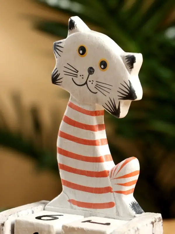 Календарь настольный &laquo;Полосатый кот&raquo;, 7&times;4&times;14 см, дерево, бело-красный