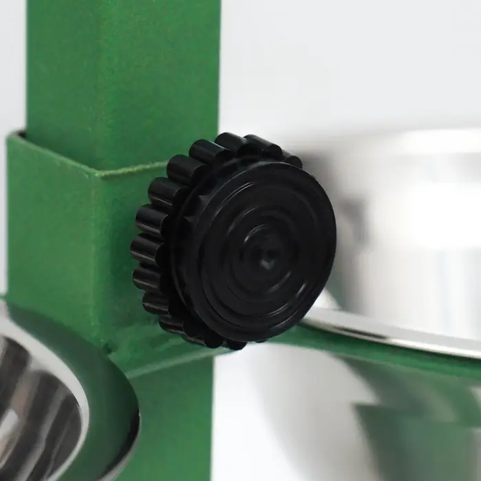 Подставка с мисками, 2&times;350 мл, высота 30 см, разборная, зелёная