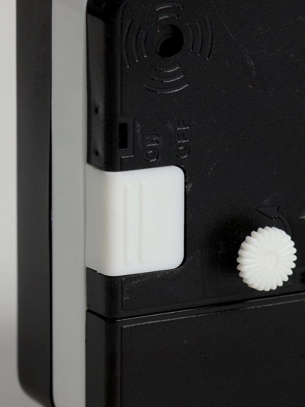 Часы будильник настольные, на батарейках, с подсветкой, 5.6 х 5.6 х2.5см, циферблат d-5 см Часы будильник настольные, на батарейках, с подсветкой, 5.6 х 5.6 х2.5см, циферблат d-5 см