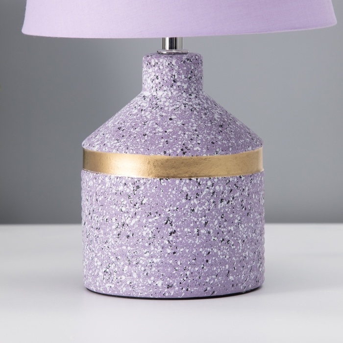 Настольная лампа с абажуром RISALUX «Лавр», 1×Е14, 40 Вт, фиолетовый, 20×20×35 см Настольная лампа с абажуром RISALUX «Лавр», 1×Е14, 40 Вт, фиолетовый, 20×20×35 см