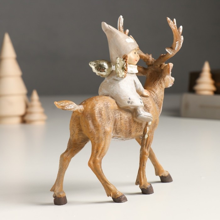 Сувенир полистоун  Сувенир полистоун "Малышка-ангел в сером наряде, верхом на олене" 5,5х14х14,5 см