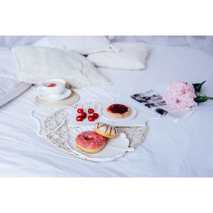 Блюдо фарфоровое для подачи Magistro «Герань Бланш», d=22,4 см, цвет белый Блюдо фарфоровое для подачи Magistro «Герань Бланш», d=22,4 см, цвет белый