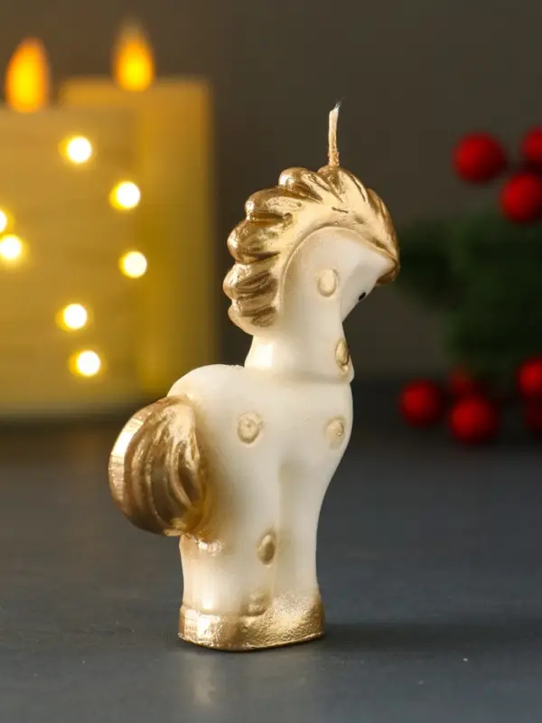 Свеча новогодняя "Лошадка" золотой 6х2,5х8,2 см