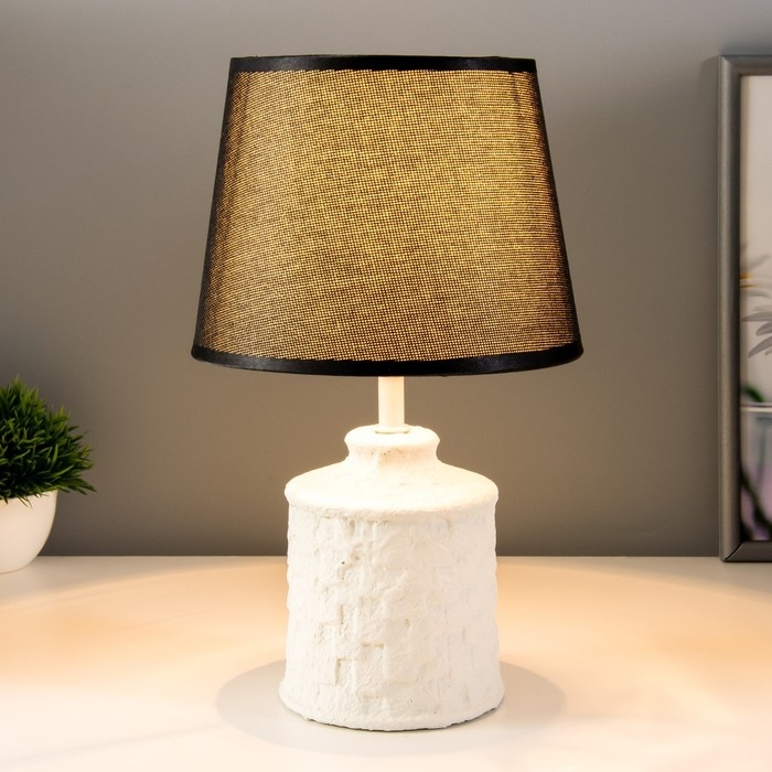 Настольная лампа Настольная лампа "Лейла" Е14 40Вт черно-белый 20х20х33см RISALUX