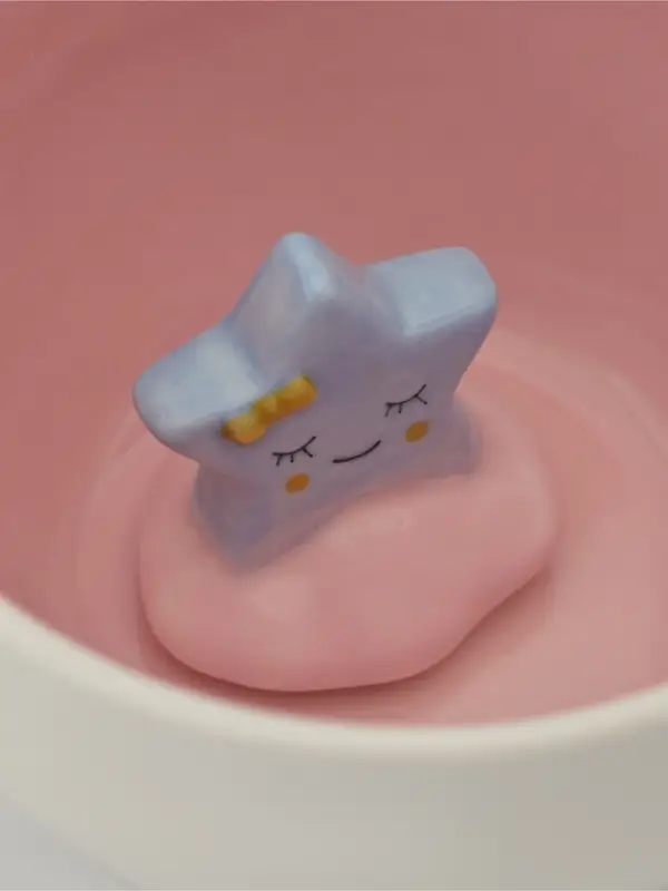 Кружка Доляна &laquo;Звёздочка&raquo;, 475 мл, керамика, с фигуркой, белая, розовая