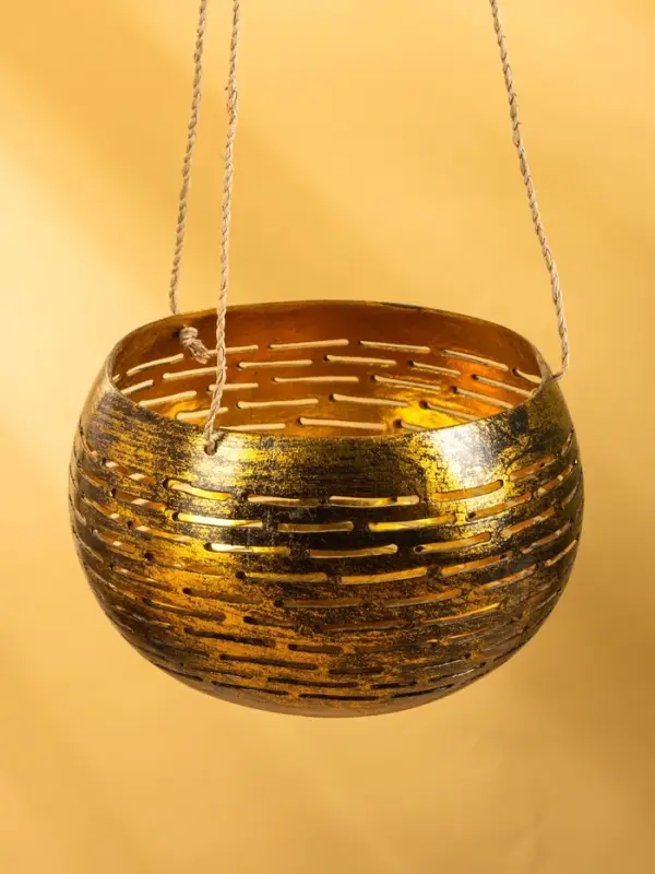 Подсвечник подвесной из кокоса, 14х14х10 см, цв. чёрно-золотой Подсвечник подвесной из кокоса, 14х14х10 см, цв. чёрно-золотой