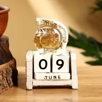 Календарь настольный «Ракушка», 10×7×5.4 см, дерево, белый Календарь настольный «Ракушка», 10×7×5.4 см, дерево, белый