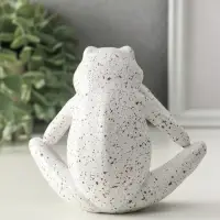 Сувенир полистоун "Белая лягушка" 6х13,5х11,5 см Сувенир полистоун "Белая лягушка" 6х13,5х11,5 см