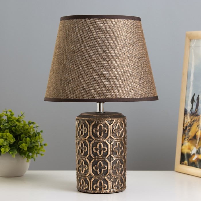 Настольная лампа Настольная лампа "Августа" Е14 40Вт шоколадно-золотой 22х22х34 см RISALUX