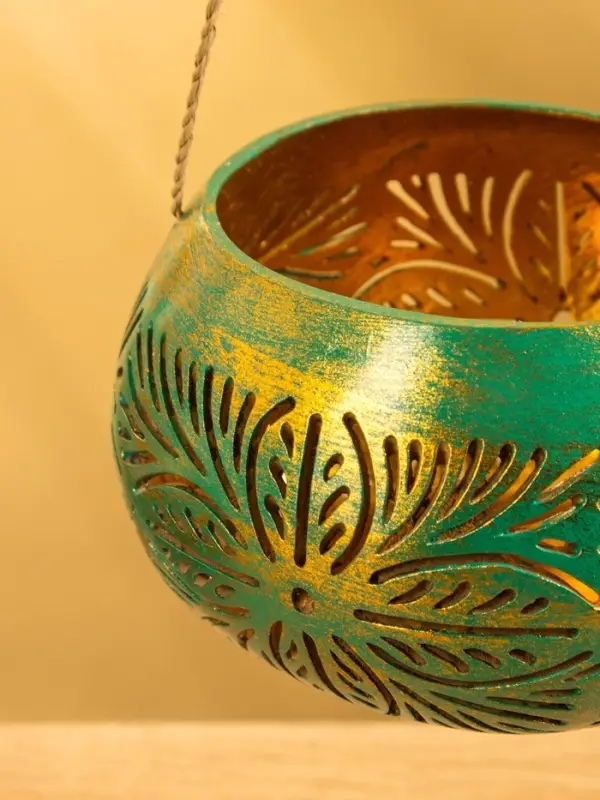 Подсвечник подвесной из кокоса, 14×14×10 см, голубой с золотым