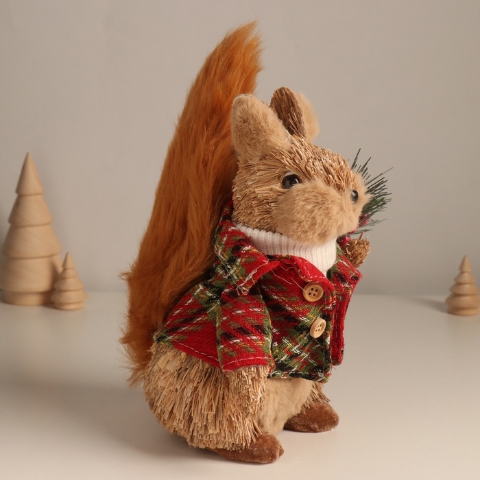 Декор  Декор "Белочка в зимнем пальто" 21,5х13х12 см