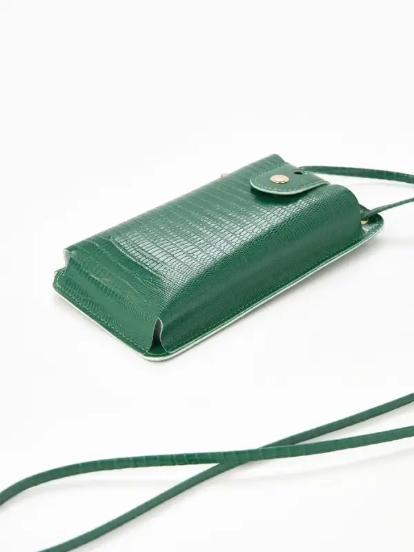 Сумка на магните, с длинным ремнём, однотонная, 10&times;2.5&times;20 см, зелёная