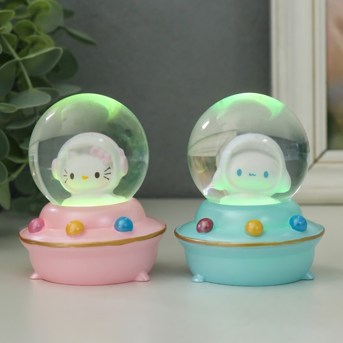 Сувенир полистоун водяной шар свет Сувенир полистоун водяной шар свет "Зверёк-космонавт" МИКС 7х5,5х5,5 см