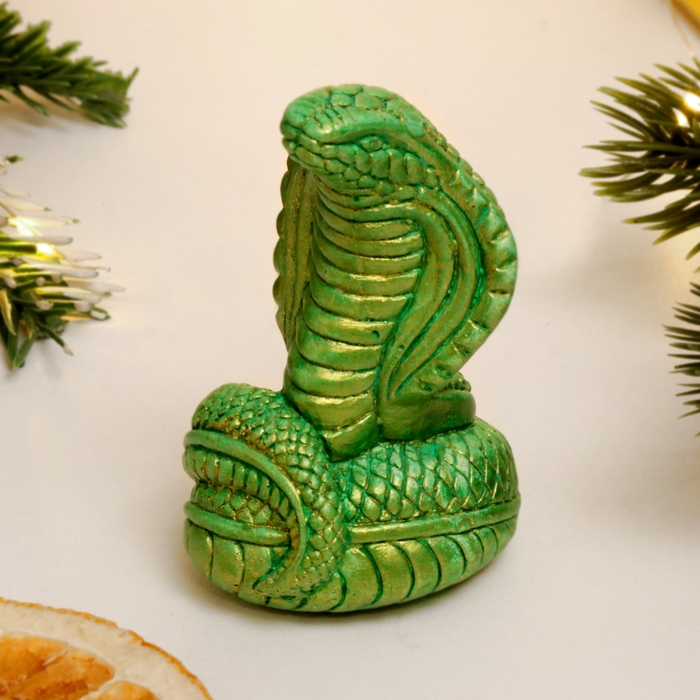 Новый год. Символ 2025. Фигура Новый год. Символ 2025. Фигура "Змея Кобра малая" зеленая с позолотой, 6х4х4см