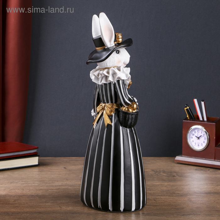 Сувенир полистоун Сувенир полистоун "Зайка-придворная дама с корзинкой" 35х13,5х10,5 см