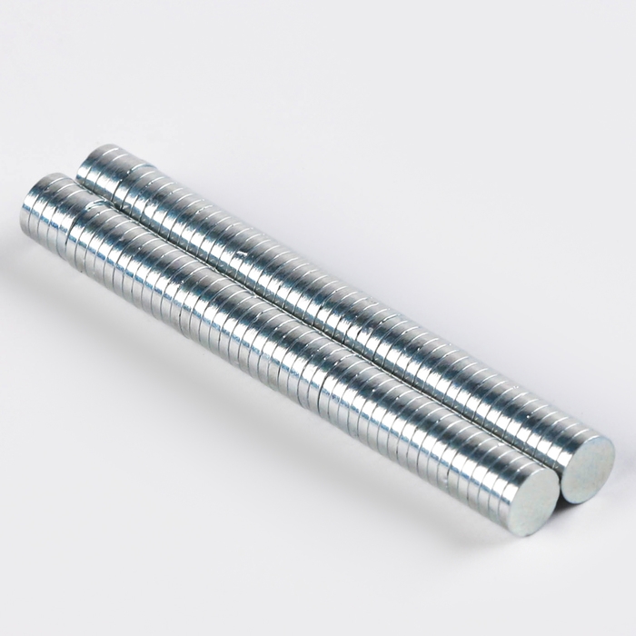 Магнит неодимовый , размер 1 шт. — 5 × 5 × 1 мм, набор 100 шт. Магнит неодимовый , размер 1 шт. — 5 × 5 × 1 мм, набор 100 шт.