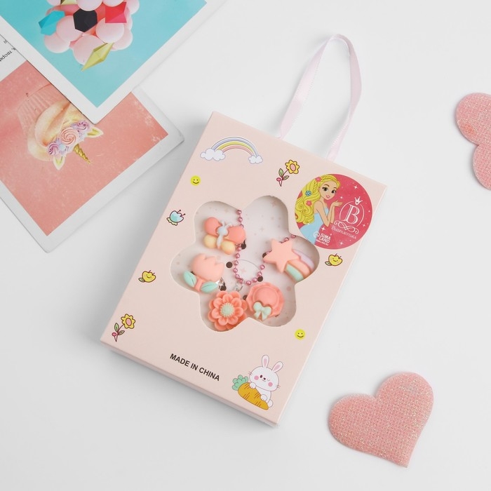 Набор детский «Выбражулька» 5 предметов: кулон, 4 кольца, фантазия, форма МИКС, цвет розовый Набор детский «Выбражулька» 5 предметов: кулон, 4 кольца, фантазия, форма МИКС, цвет розовый