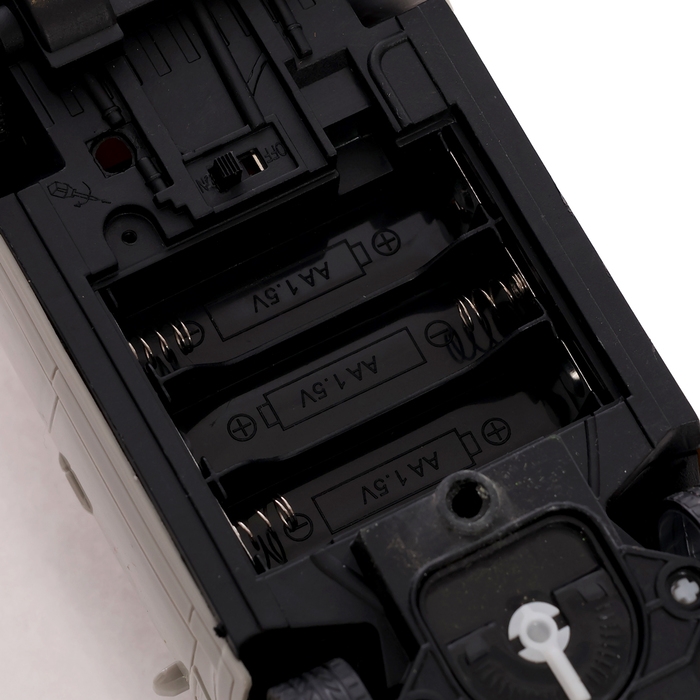 Джип радиоуправляемый «Крузер», работает от батареек, цвет бежевый Джип радиоуправляемый «Крузер», работает от батареек, цвет бежевый