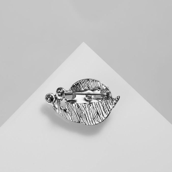 Брошь &laquo;Улиточка&raquo; с жемчужиной, цвет белый в серебре (неделимая фасовка 12 шт., цена за шт.)