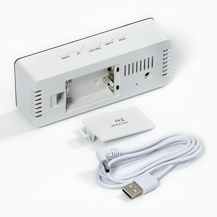 Часы электронные настольные  Часы электронные настольные "Кержан", белая индикация, от USB, 7х14 см