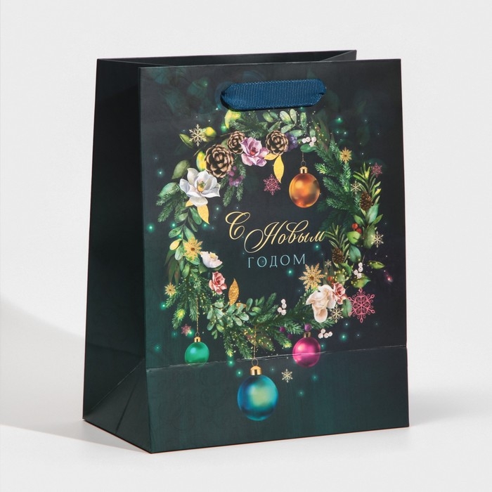 Пакет подарочный новогодний ламинированный &laquo;Волшебство&raquo;, MS 18 х 23 х 10 см, Новый год