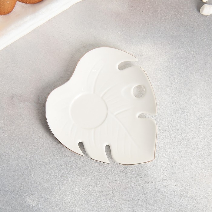 Чайная пара керамическая Love me, кружка 100 мл, блюдце 15х14 см, цвет бело-зелёный Чайная пара керамическая Love me, кружка 100 мл, блюдце 15х14 см, цвет бело-зелёный