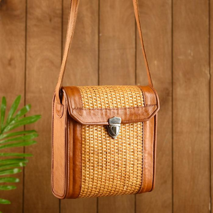 Сумка женская Сумка женская "Приска" 20х20х7 см (Ремешок 65 см)