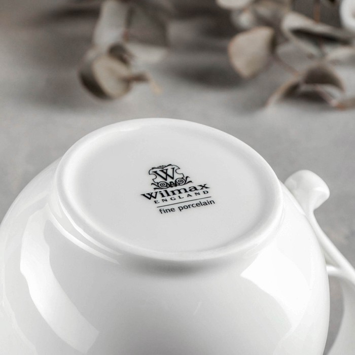 Кувшин фарфоровый Wilmax, 1,6 л, цвет белый Кувшин фарфоровый Wilmax, 1,6 л, цвет белый