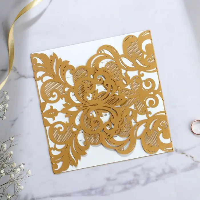 Приглашение на свадьбу «Резное» (цвет золотой), 16 х 16 см. Приглашение на свадьбу «Резное» (цвет золотой), 16 х 16 см.