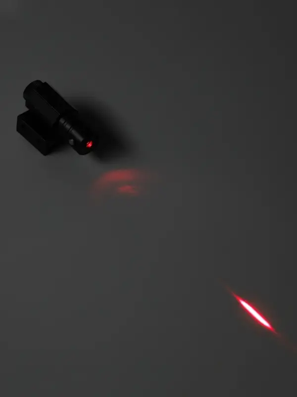 Лазерный прицел, целеуказательный, дальность 50-100 м