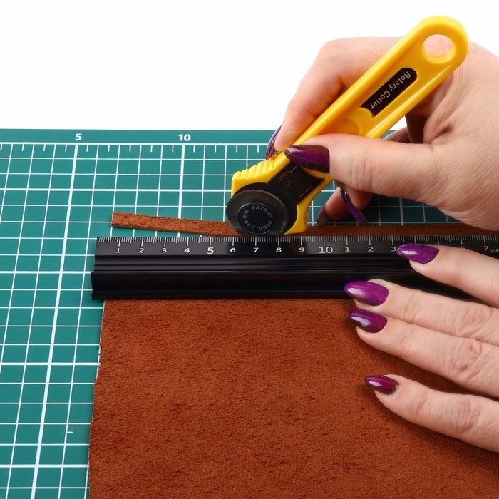 Линейка для кожи, противоскользящая, с упором, металлическая, 20 см, толщина 34 мм Линейка для кожи, противоскользящая, с упором, металлическая, 20 см, толщина 34 мм