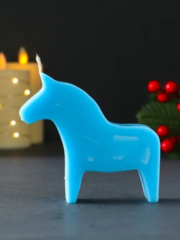 Декоративная свеча новогодняя &laquo;Лошадка&raquo;, 95&times;105 мм, голубой