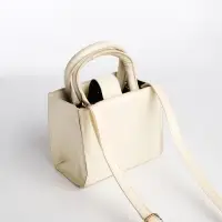 Сумка женская тоут на магните, 14.5&times;9.5&times;16 см, белая