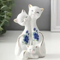 Фигурка керамика &laquo;Две кошки с котёнком&raquo;, 13&times;8 см