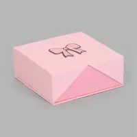 Коробка подарочная с наполнением, 21&times;21&times;8 см, гирлянда, бумажный наполнитель