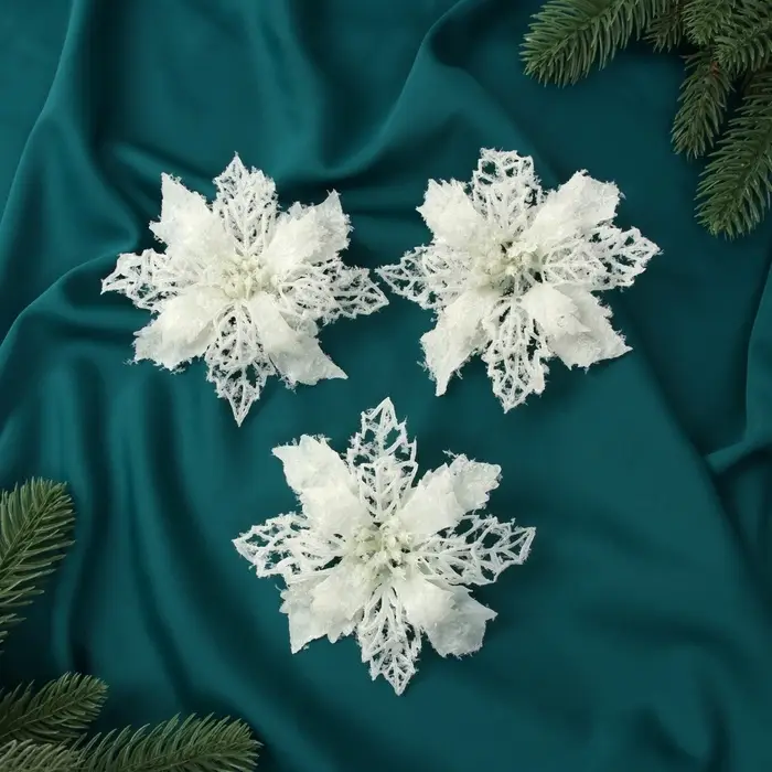 Набор ёлочных игрушек 3 шт. «Зимнее волшебство. Цветы заснеженные» пластик, резные, 10 см, белый