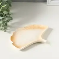 Подставка для мелочей &laquo;Листок&raquo;, 1&times;18&times;11 см, белая с позолотой