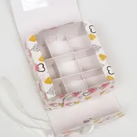 Подарочная коробка сборная с окном «Разноцветные сердечки», 11.5×11.5×5 см