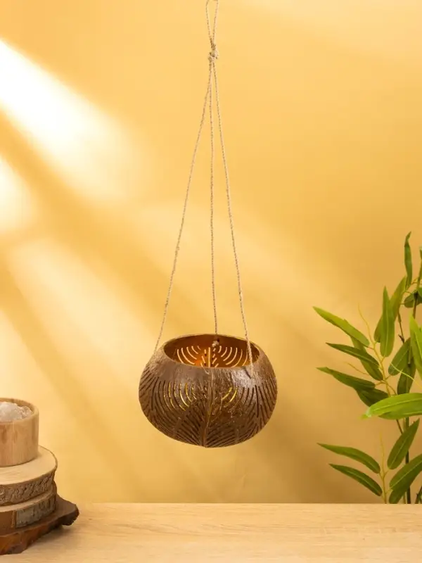 Подсвечник подвесной из кокоса, 13-17 см, коричневый Подсвечник подвесной из кокоса, 13-17 см, коричневый