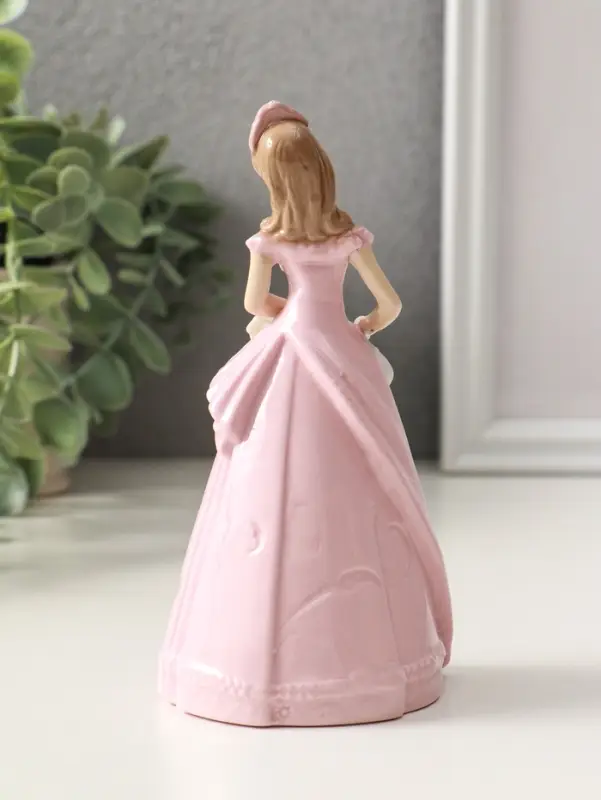 Фигурка керамика &laquo;Леди в розовом платье с сумочкой&raquo;, 6.6&times;7.5&times;14.8 см