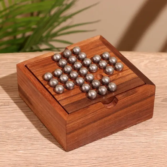 Игра настольная 2 в 1, крестики-нолики, солитёр, 11.5&times;11.5&times;5 см, дерево шишам