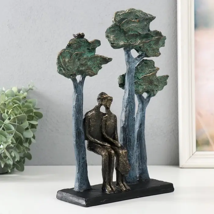 Фигурка полистоун &laquo;Двое в парке. Посидим&raquo;, под металл, 23.4&times;7.4&times;29.8 см