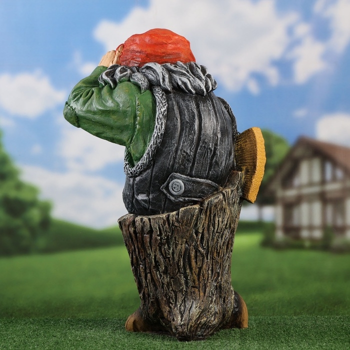 Садовая фигура из полистоуна «Баба Яга с метлой», 55×30×34 см Садовая фигура из полистоуна «Баба Яга с метлой», 55×30×34 см