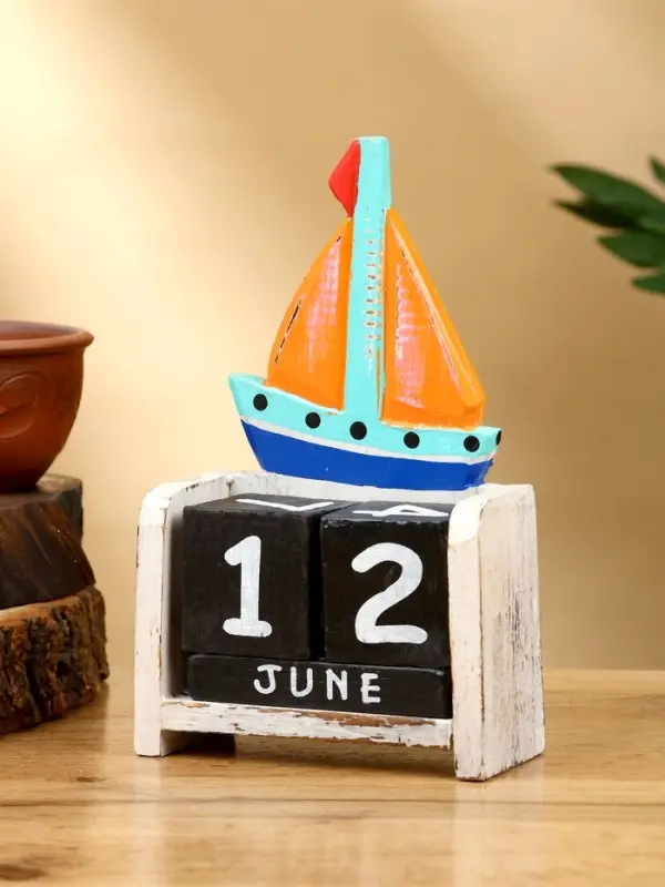 Календарь настольный Календарь настольный "Парусник" дерево 11х5х16 см, цв. оранжевый