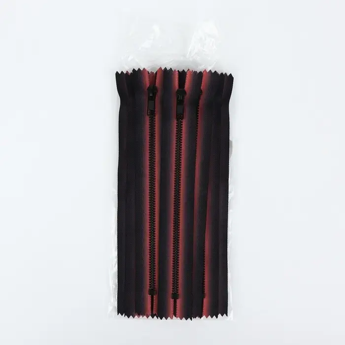 Молния «Трактор», №5, неразъёмная, замок автомат, 20 см, красная, чёрная Молния «Трактор», №5, неразъёмная, замок автомат, 20 см, красная, чёрная