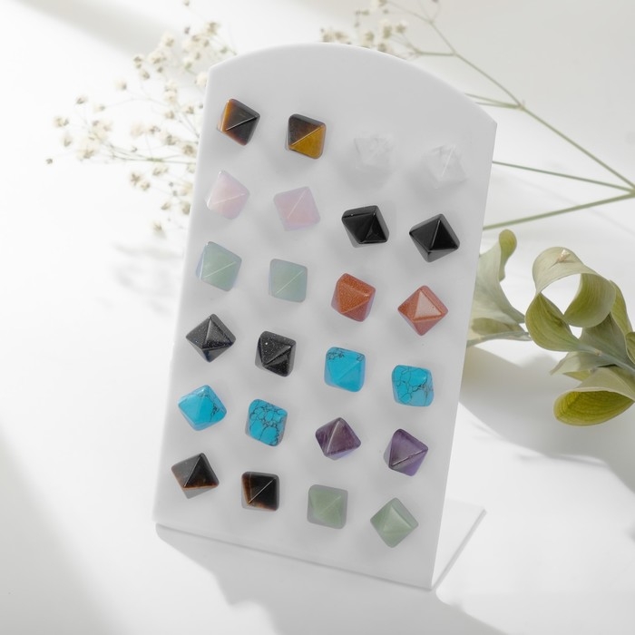 Пусеты пирамида «МИКС камней» Пусеты пирамида «МИКС камней»