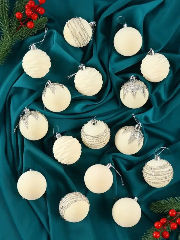 Набор шаров пластик d-6 см, 16 шт Набор шаров пластик d-6 см, 16 шт "Бархат. Маскарад" белый