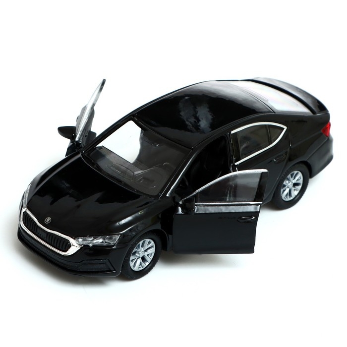 Модель машины Skoda Octavia IV, масштаб 1:38, МИКС Модель машины Skoda Octavia IV, масштаб 1:38, МИКС
