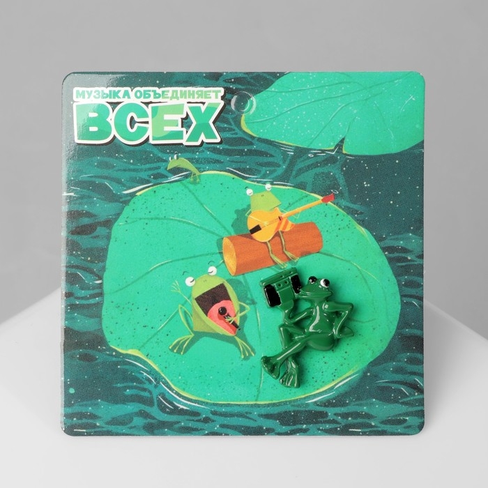 Значок «Лягушонок» с магнитофоном, цвет зелёный Значок «Лягушонок» с магнитофоном, цвет зелёный